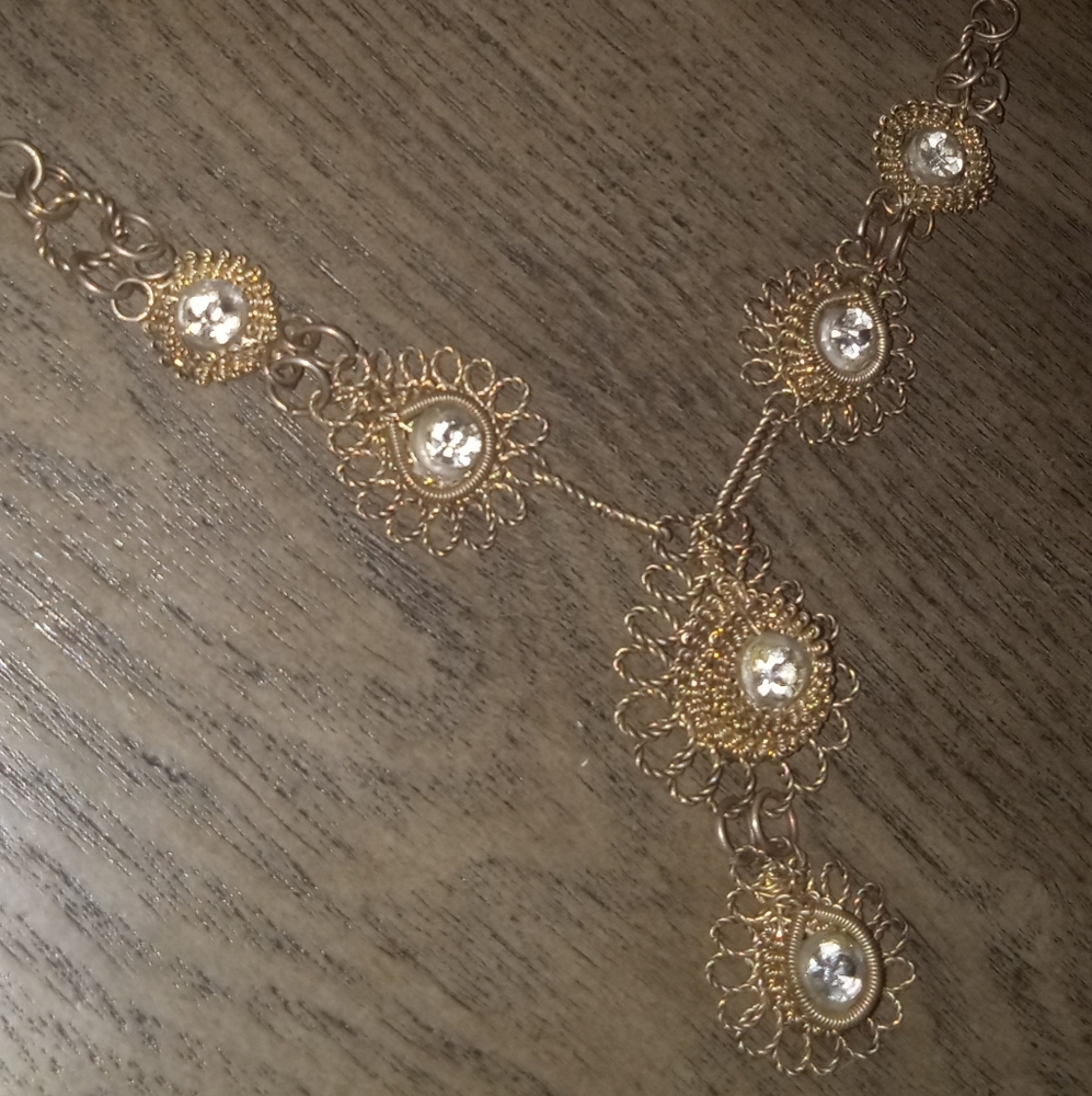 Vintage Wire Sculpted Filagree Drop Necklace Rhinestone Beautiful